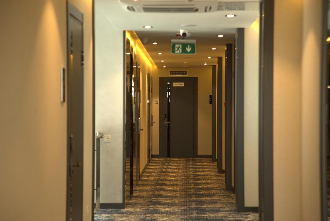 Unique Hotel Taschkent Exterior foto